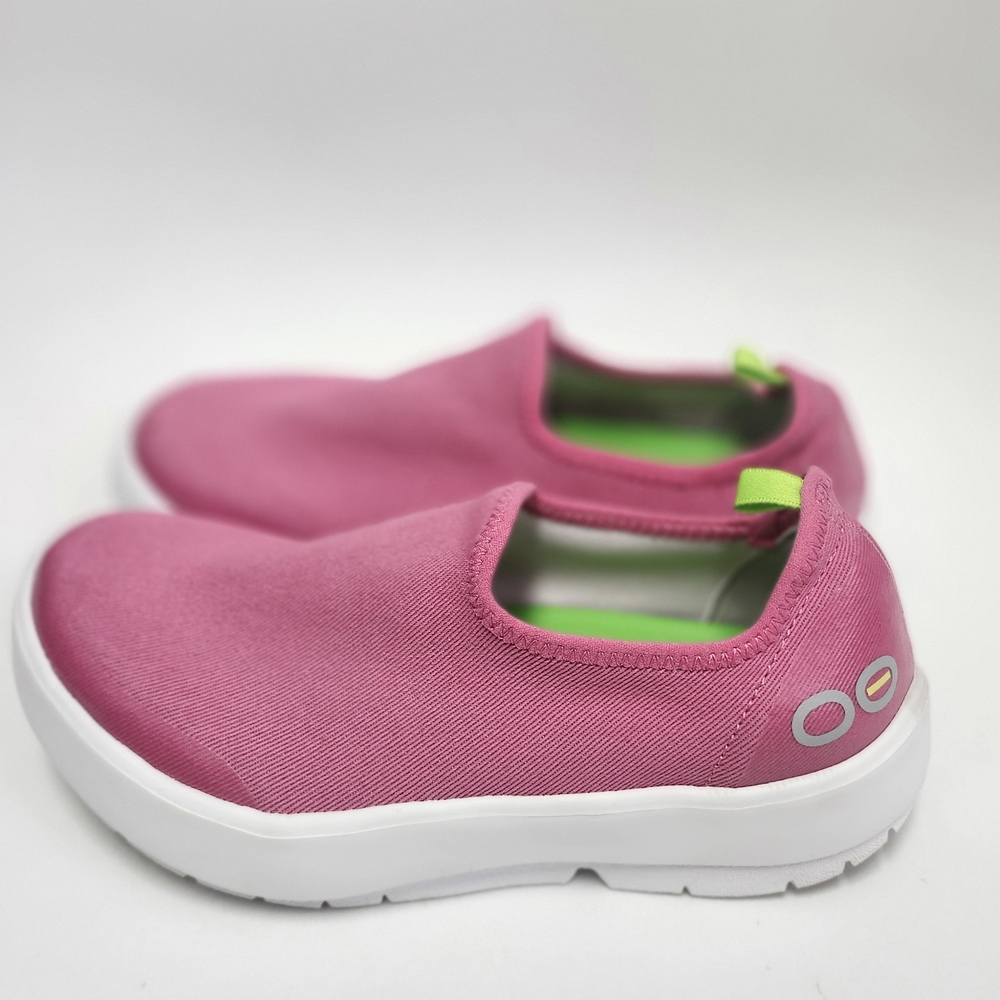 Oofos Womens OOMG Eezee Low Size 5 Pink  Lightweight Comfort Shoes Slip On